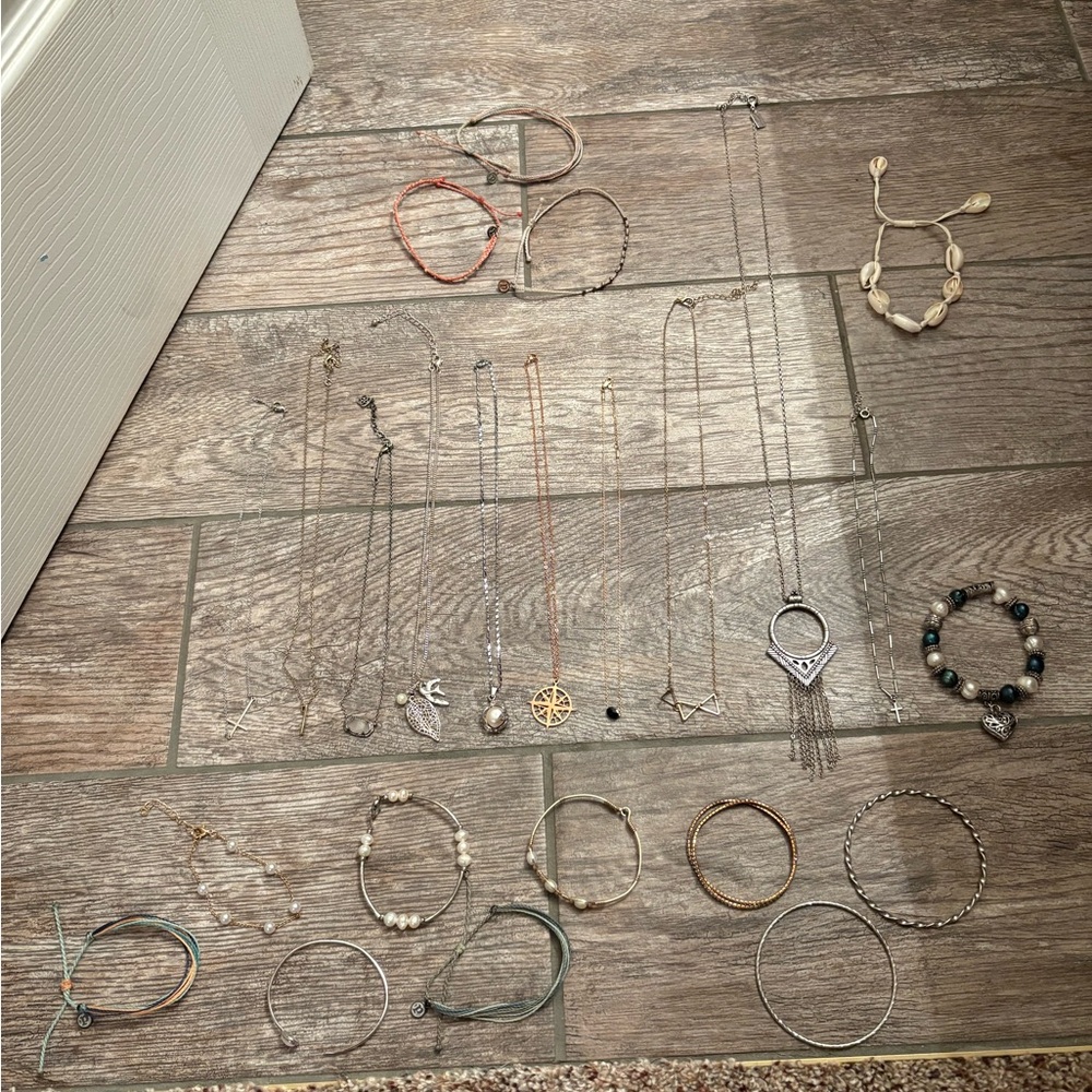 Assorted Jewelry Collection - Picture 13 of 13